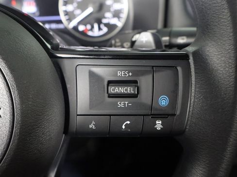 Used 2023 Nissan Rogue SV image 38