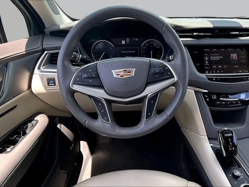 Used 2023 Cadillac XT5 Premium Luxury FWD image 6