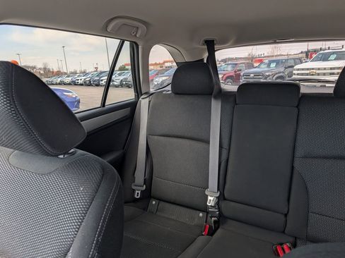 Used 2018 Subaru Outback 2.5i Premium AWD/4WD image 12