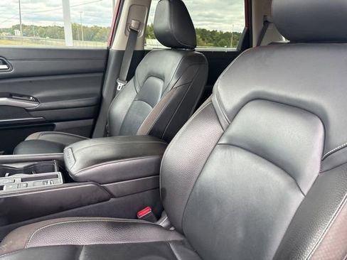 Used 2023 Nissan Pathfinder SL w/ SL Premium Package image 9