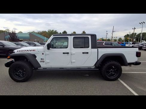 Used 2023 Jeep Gladiator Mojave w/ Cold Weather Group AWD/4WD image 5
