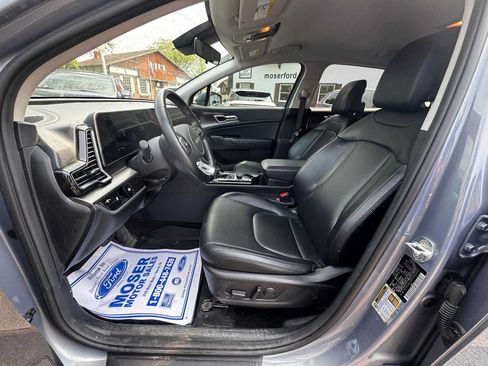 Used 2023 Kia Sportage EX FWD image 2