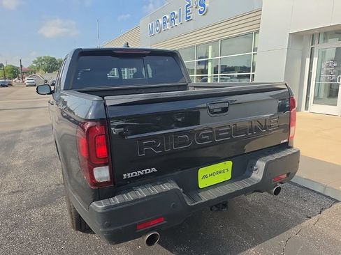 Used 2025 Honda Ridgeline Black Edition image 11