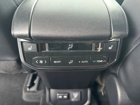 New 2026 Toyota Highlander Platinum image 15