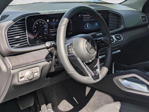 Used 2025 Mercedes-Benz GLE 450 4MATIC image 3