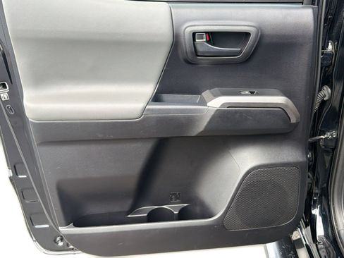 Used 2019 Toyota Tacoma SR5 AWD/4WD image 31