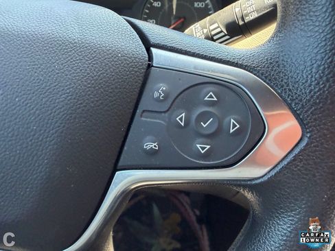 Used 2023 Chevrolet Traverse LS w/ Safety Package FWD image 15
