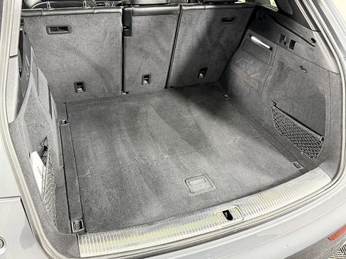 Used 2018 Audi SQ5 Premium Plus w/ S Sport Package image 51