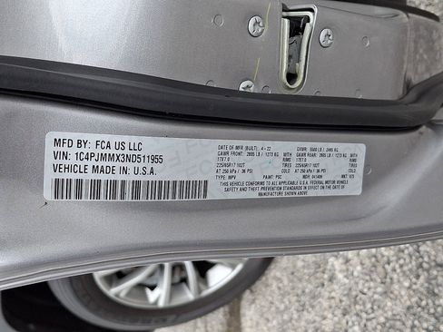 Certified 2022 Jeep Cherokee Latitude Lux w/ Sun & Sound Group image 33