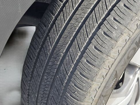 Used 2021 Subaru Ascent Premium w/ Convenience Package image 32