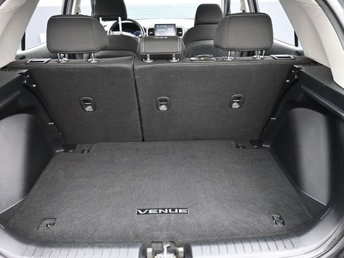 Used 2022 Hyundai Venue SEL image 15