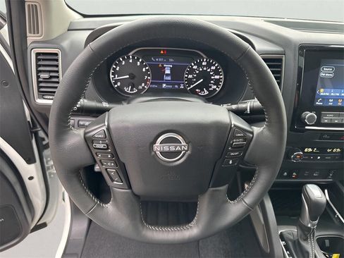 Used 2024 Nissan Frontier SL w/ Technology Package image 22