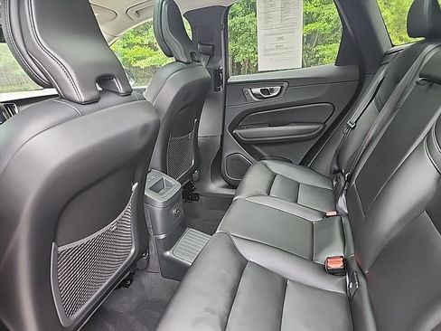 Certified 2025 Volvo XC60 T8 Core AWD/4WD image 26