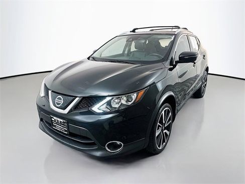 Used 2019 Nissan Rogue Sport SL image 3