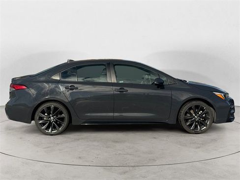 Used 2024 Toyota Corolla SE image 6