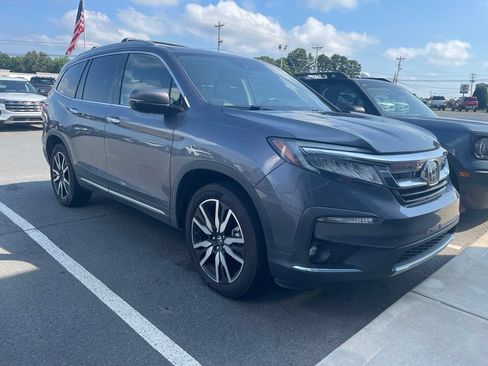Used 2020 Honda Pilot Touring image 2
