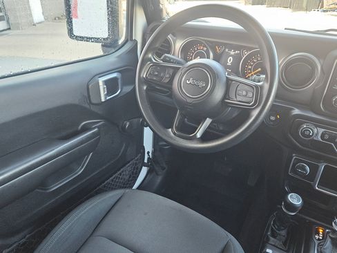 Used 2020 Jeep Wrangler Unlimited Sport image 9