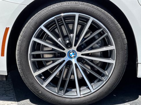 Used 2023 BMW 530e w/ Premium Package RWD image 38