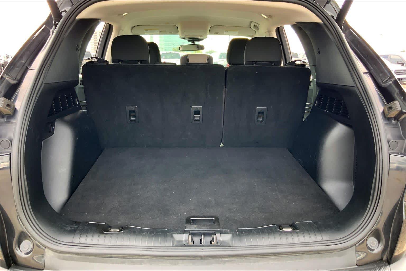 Used 2021 Ford Escape SE w/ SE Sport Appearance Package FWD image 34