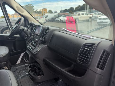 Used 2024 RAM ProMaster 2500 w/ Convenience Group FWD image 19