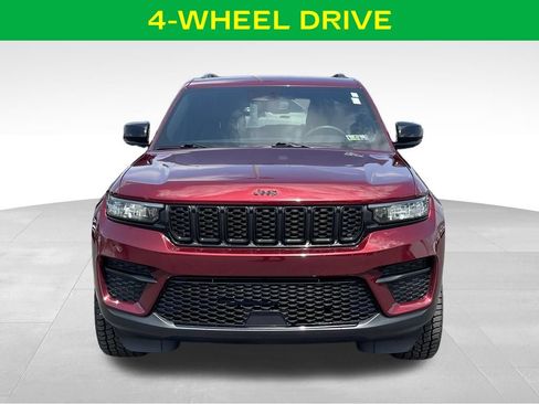 Used 2023 Jeep Grand Cherokee Altitude AWD/4WD image 3