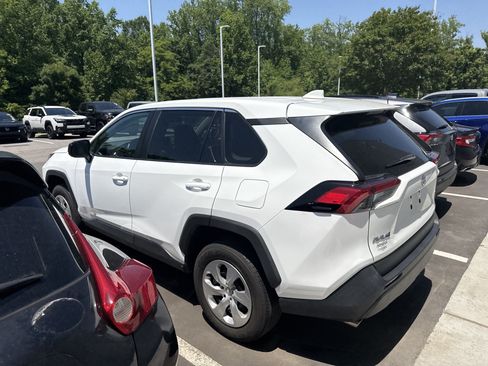 Used 2023 Toyota RAV4 LE FWD image 10