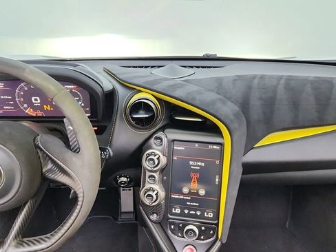 Used 2018 McLaren 720S Performance image 25