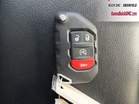 Used 2021 Jeep Wrangler Unlimited Sahara w/ Cold Weather Group image 39