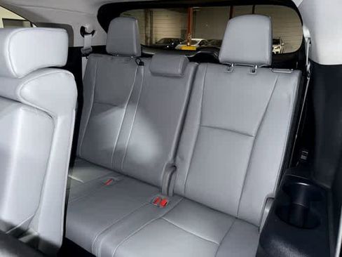 Used 2021 Toyota Highlander Limited AWD/4WD image 18