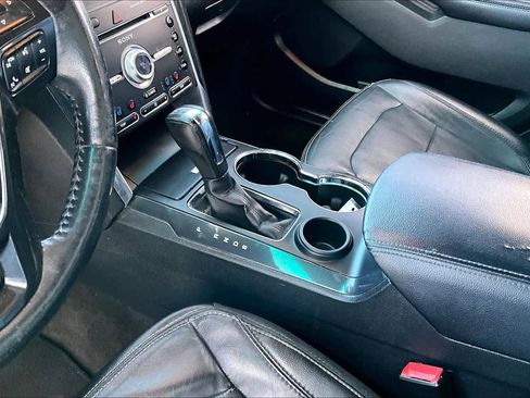 Used 2016 Ford Explorer Limited image 16