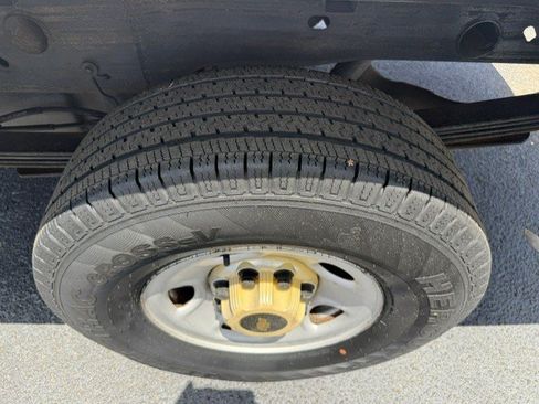 Used 2000 Chevrolet Silverado 2500 2WD Regular Cab w/ Firm Ride Suspension Pkg image 6