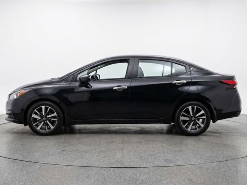 Used 2025 Nissan Versa SV FWD image 5
