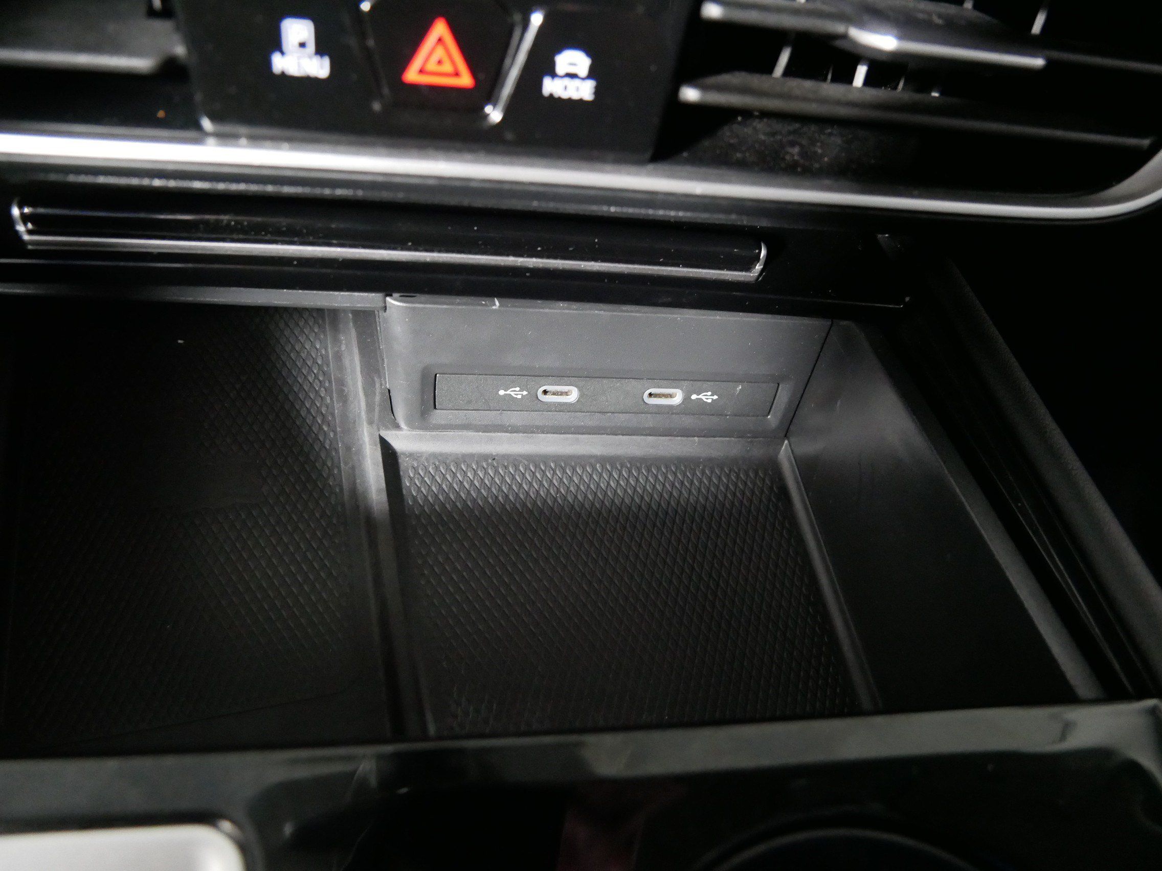 Used 2024 Volkswagen Atlas SE AWD/4WD image 29