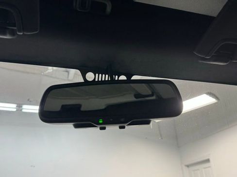 Used 2017 Jeep Wrangler Unlimited Sahara w/ Connectivity Group image 22