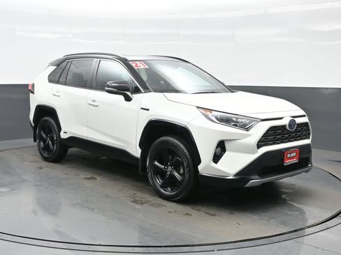 Used 2021 Toyota RAV4 XSE w/ XSE Grade Weather Package image 8