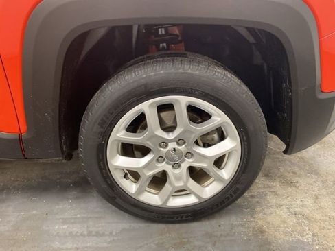 Used 2017 Jeep Renegade Latitude w/ Cold Weather Group AWD/4WD image 31
