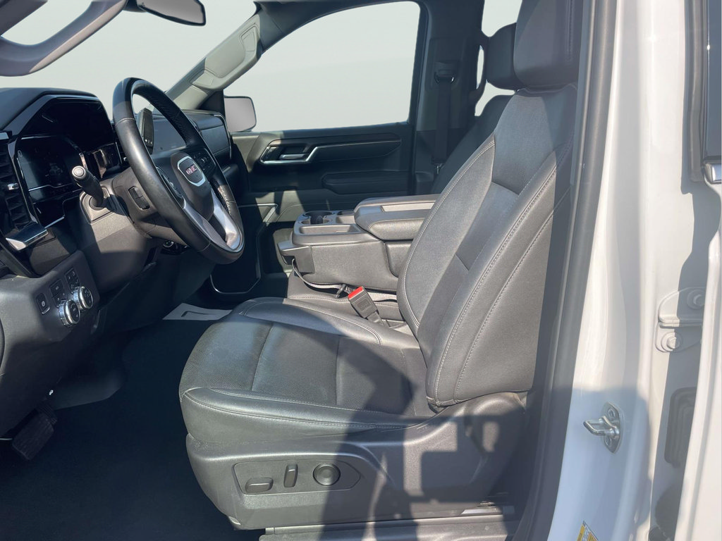 Used 2025 GMC Sierra 1500 SLT AWD/4WD image 13