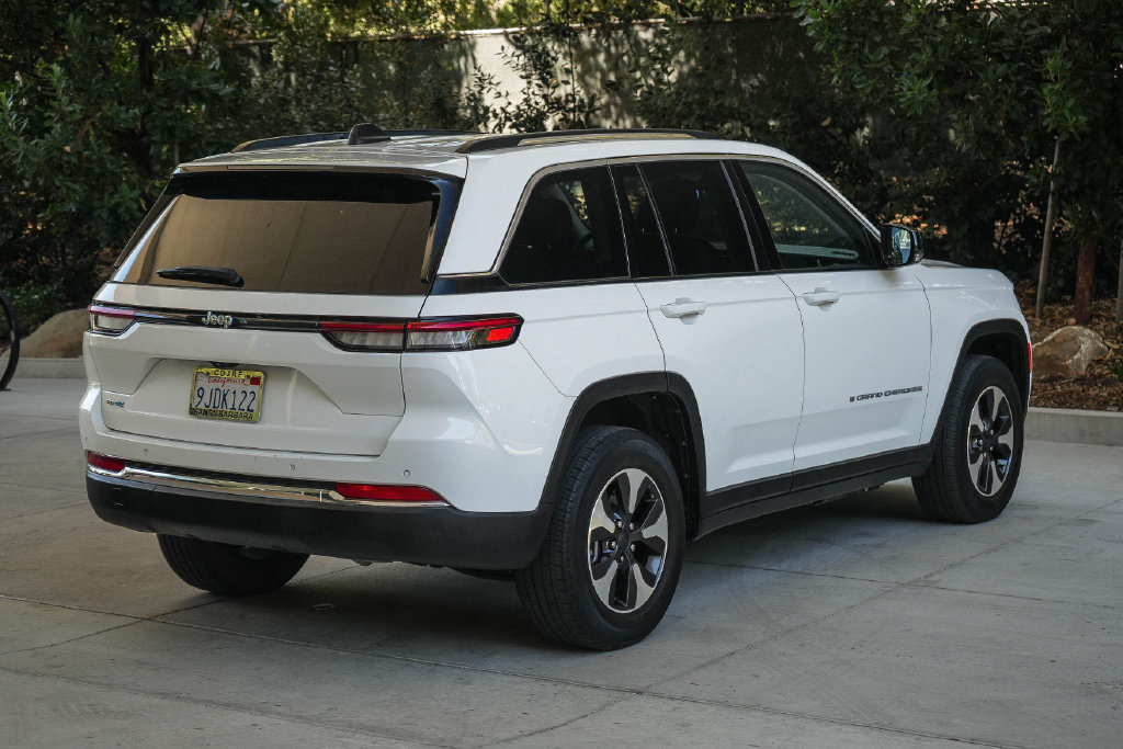 Used 2023 Jeep Grand Cherokee 4WD 4xe image 6
