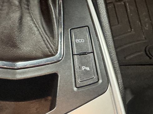 Used 2013 Cadillac SRX Luxury AWD/4WD image 17