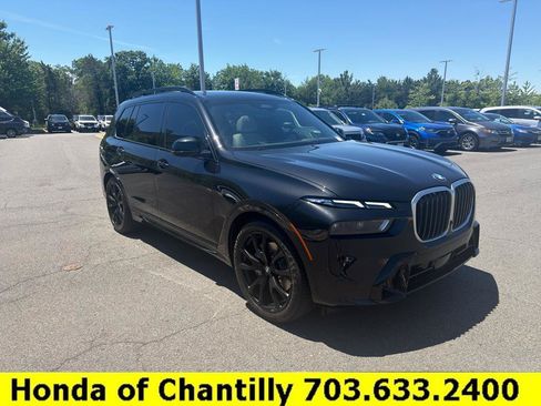 Used 2023 BMW X7 xDrive40i w/ M Sport Package AWD/4WD image 1