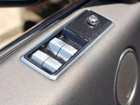 Used 2018 Land Rover Range Rover Sport HSE image 40