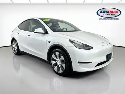 Used 2022 Tesla Model Y Long Range AWD/4WD image 1