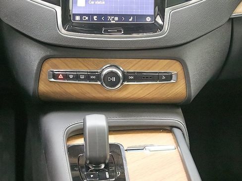 Used 2023 Volvo XC90 B5 Plus image 30
