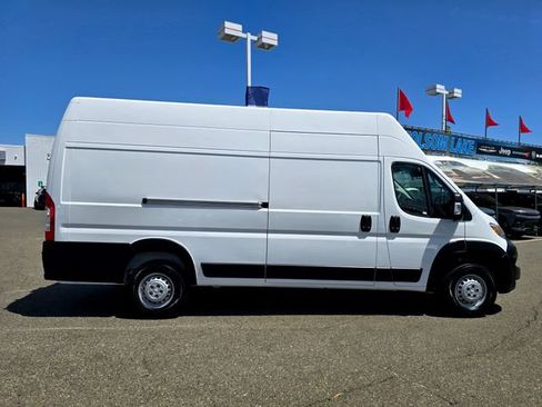 Used 2025 RAM ProMaster 3500 FWD image 7