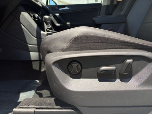 Used 2019 Volkswagen Tiguan SE AWD/4WD image 13