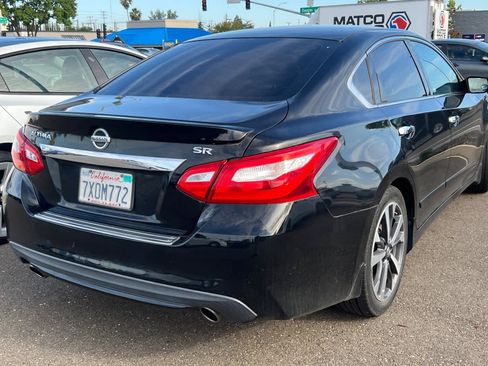 Used 2016 Nissan Altima 2.5 SR w/ LED Appearance Package FWD image 4