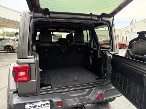 Used 2019 Jeep Wrangler Unlimited Rubicon AWD/4WD image 25
