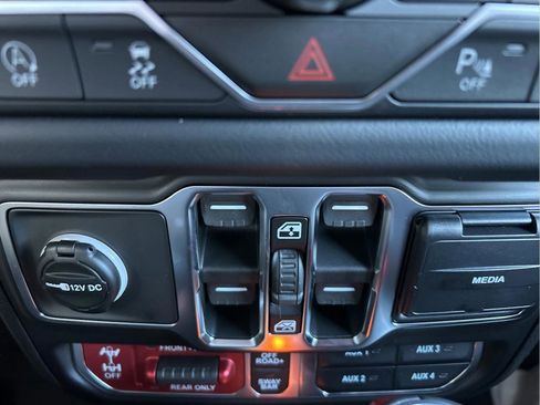 New 2026 Jeep Wrangler Unlimited Rubicon w/ Safety Group image 21