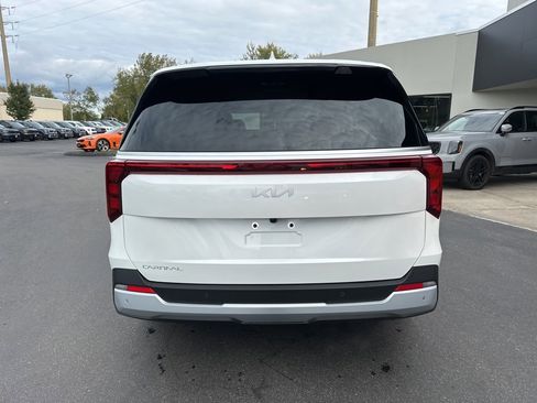 New 2026 Kia Carnival LX image 8