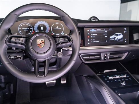 Used 2024 Porsche Cayenne Turbo image 20